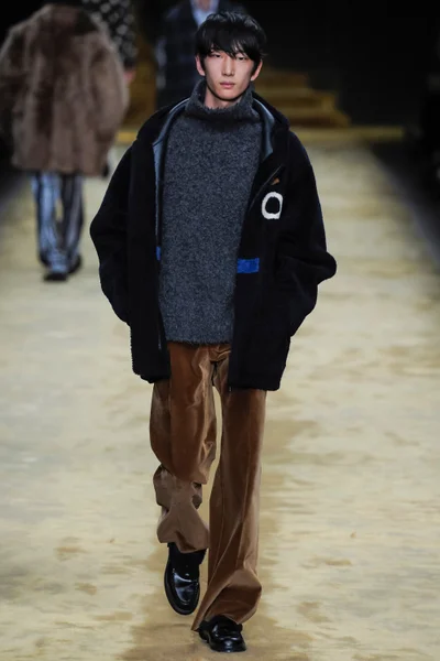 Look 9